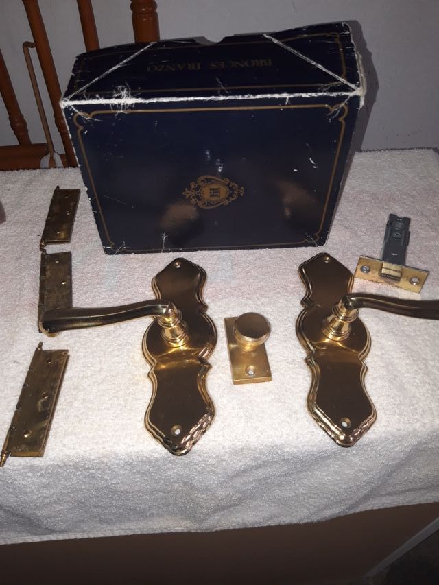 Pomos puerta nuevos.