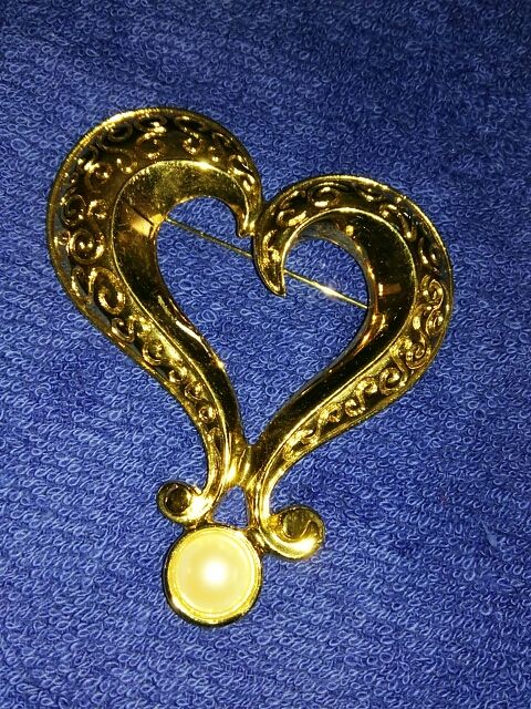 broche dorado
