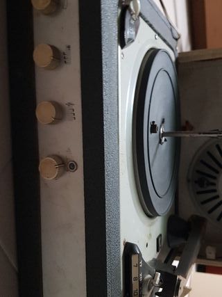 Tocadiscos antiguo Dual de segunda mano por 50 € en Logroño en WALLAPOP