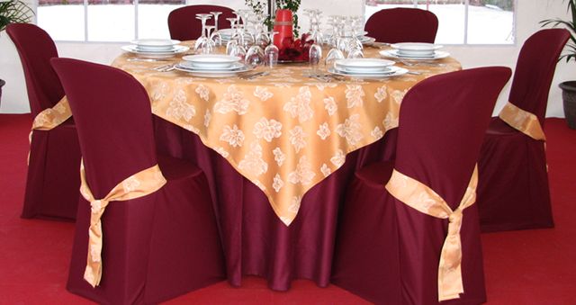 Corbata estampada para silla