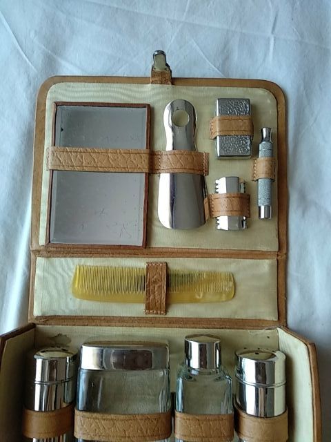 ESTUCHE NECESER DE AFEITADO