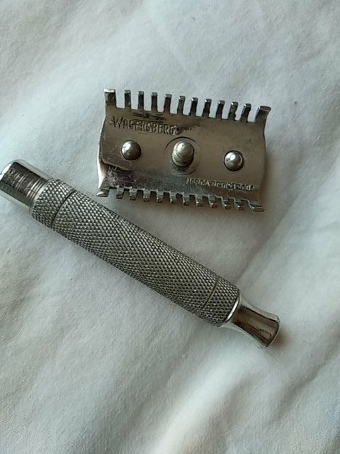 ESTUCHE NECESER DE AFEITADO