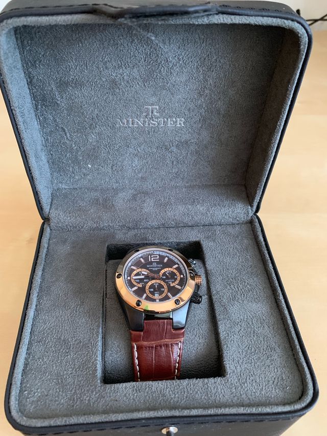 Reloj Minister en muy buen estado.