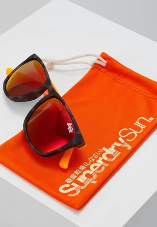gafas de sol superdry