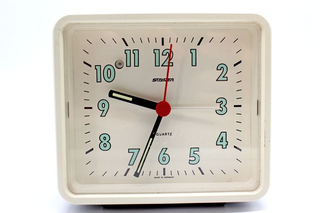 Reloj despertador vintage de sobremesa. Staiger