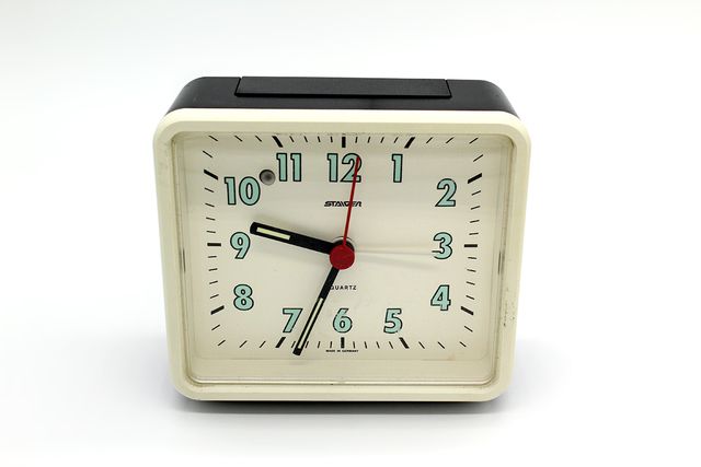 Reloj despertador vintage de sobremesa. Staiger