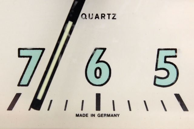 Reloj despertador vintage de sobremesa. Staiger