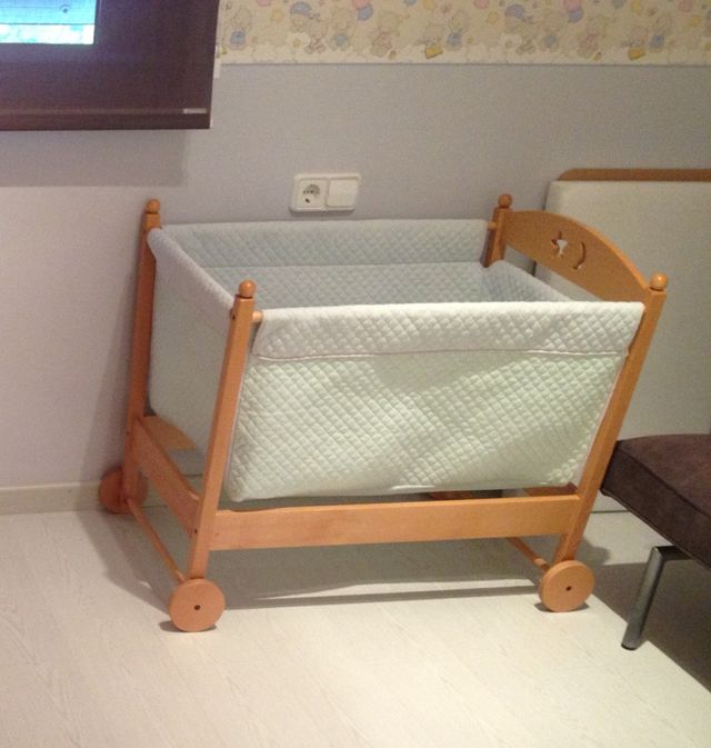 Minicuna de madera