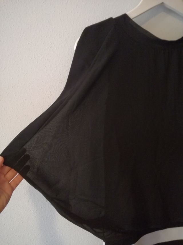 Vestido negro y rayas