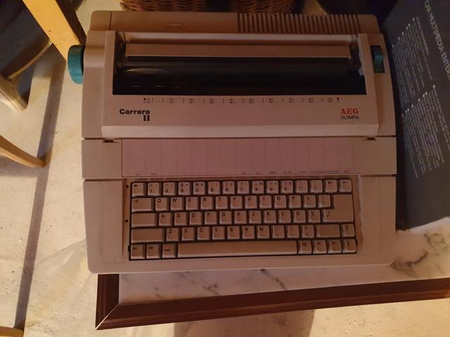 Como Funciona La Maquina De Escribir Electrica Olivetti Noticias M quina
