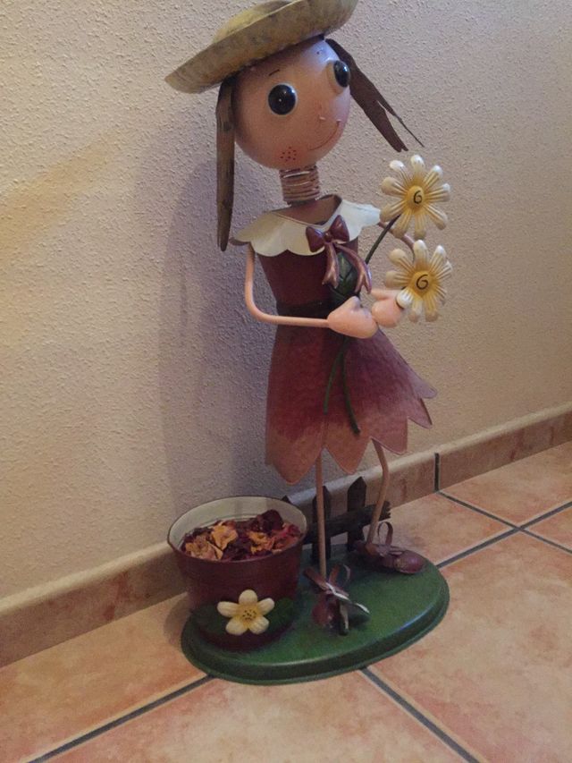 Muñeco y muñeca escultura forja