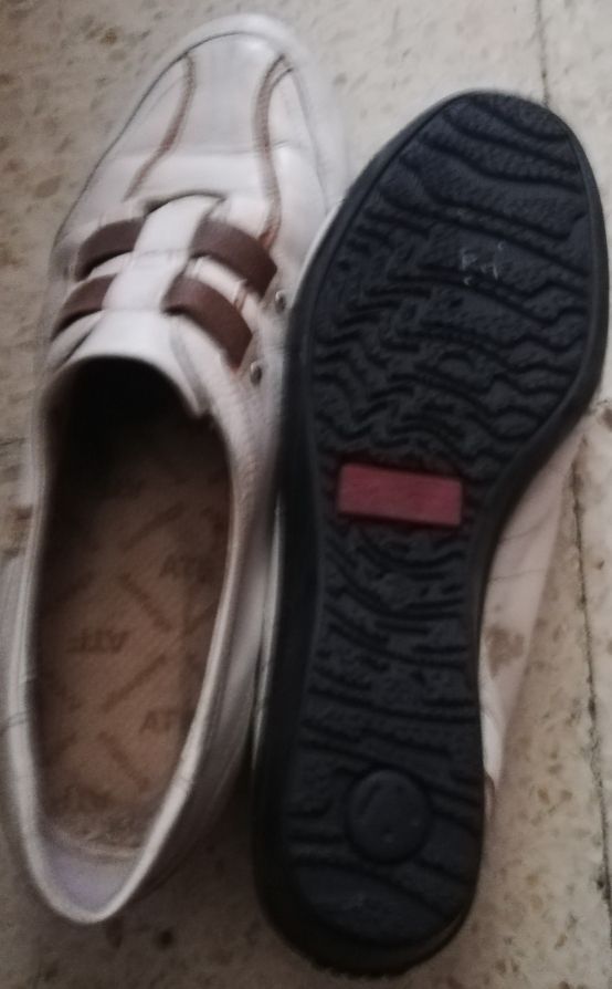 zapatos muy bonitos y muy cómodos