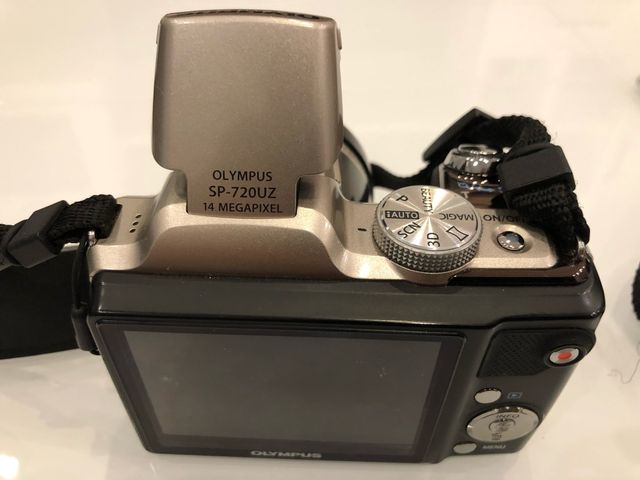 Cámara Olympus SP-720UZ