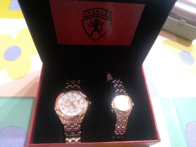 Conjunto relojes hombre /mujer nuevo