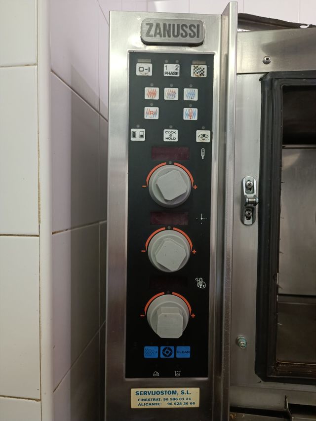 Horno industrial con bandejas Gastronor