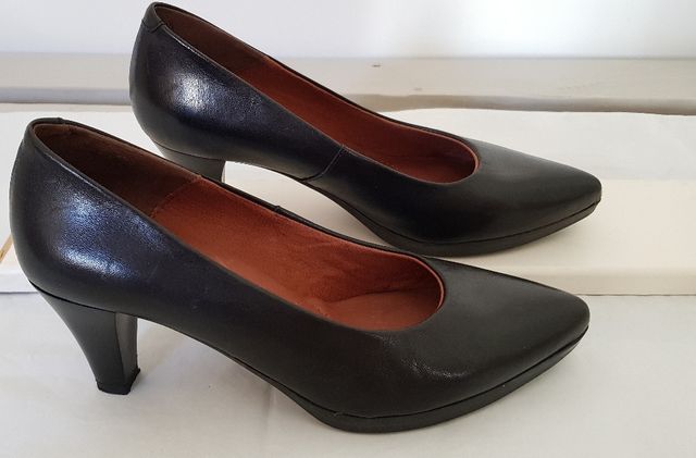 Zapatos negros piel nuevos