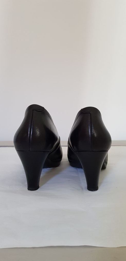 Zapatos negros piel nuevos