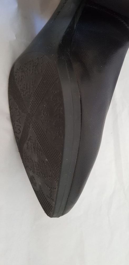 Zapatos negros piel nuevos