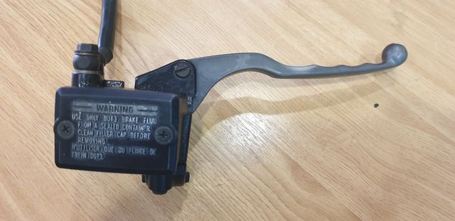 KAWASAKI GPZ 500CC, BOMBA DE FRENO