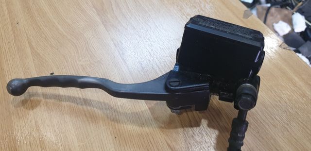 KAWASAKI GPZ 500CC, BOMBA DE FRENO