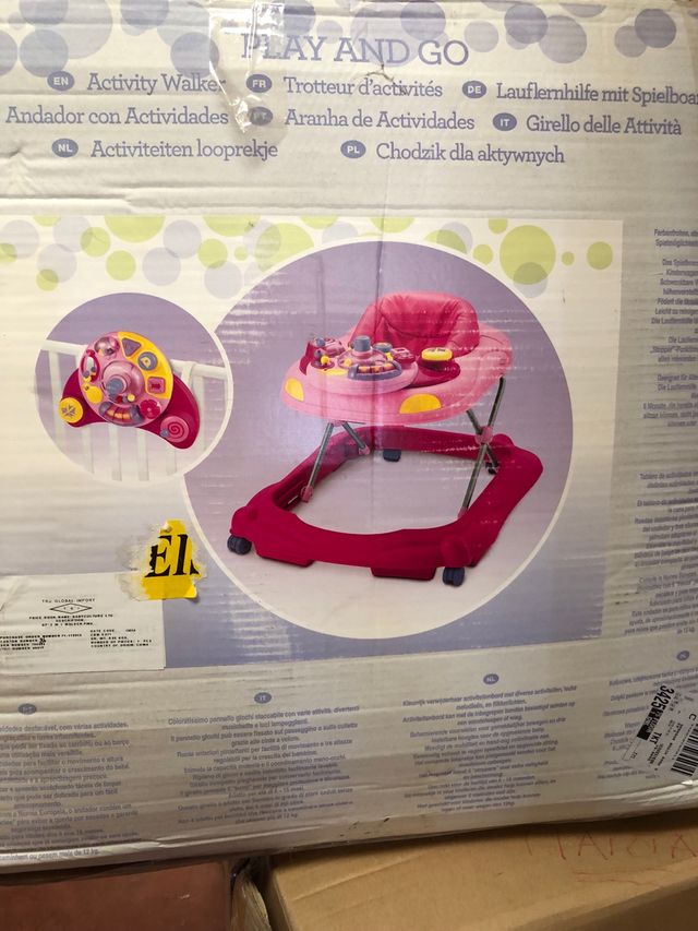 Andador, cochecito paseo y parque de bolas