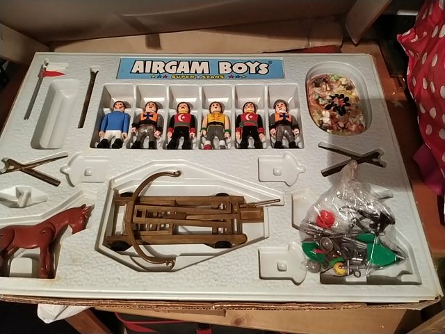 AIRGAM BOYS, caja original