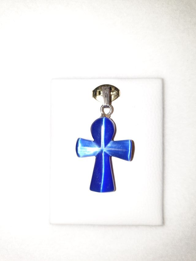 colgante cruz de cristal azul