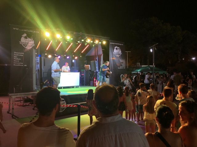 Camión escenario disco móvil