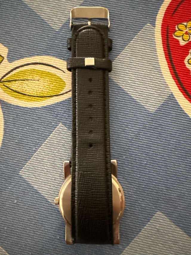 Reloj cuarzo  unisex esfera blanca caja 36 mm