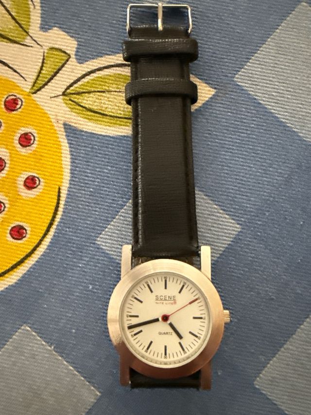 Reloj cuarzo  unisex esfera blanca caja 36 mm