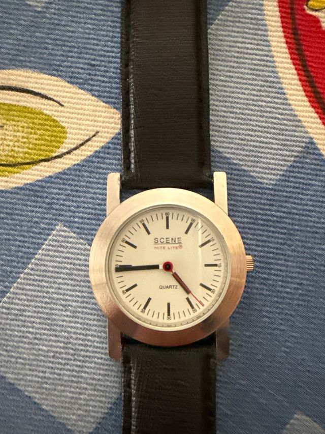 Reloj cuarzo  unisex esfera blanca caja 36 mm