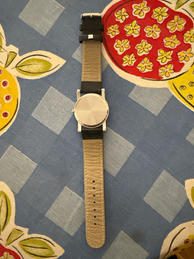 Reloj cuarzo  unisex esfera blanca caja 36 mm