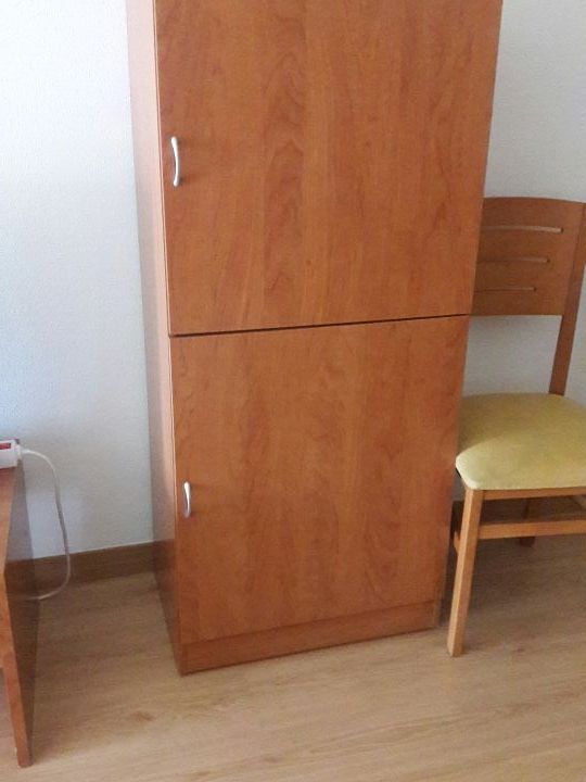 Muebles salón color cerezo seminuevos de segunda mano por 50 € en