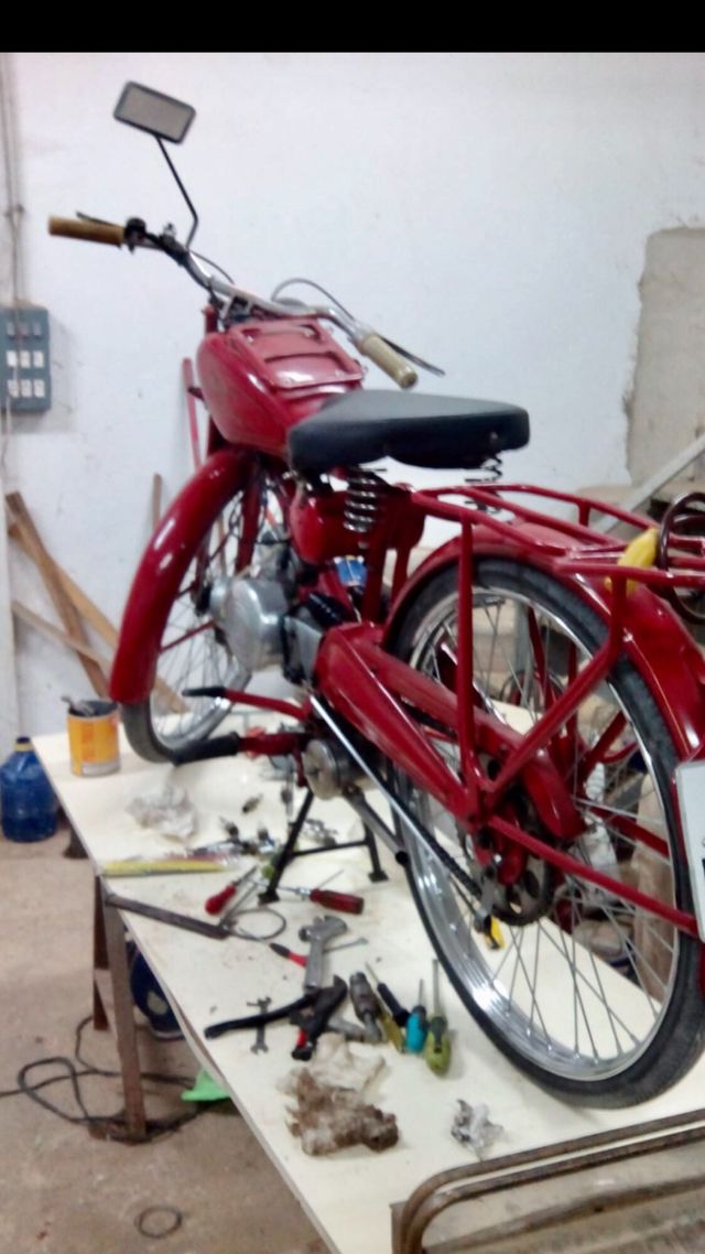 Moto guzzi hispania 65cc de l año 1958