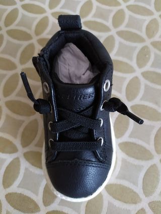 skechers memory foam negras