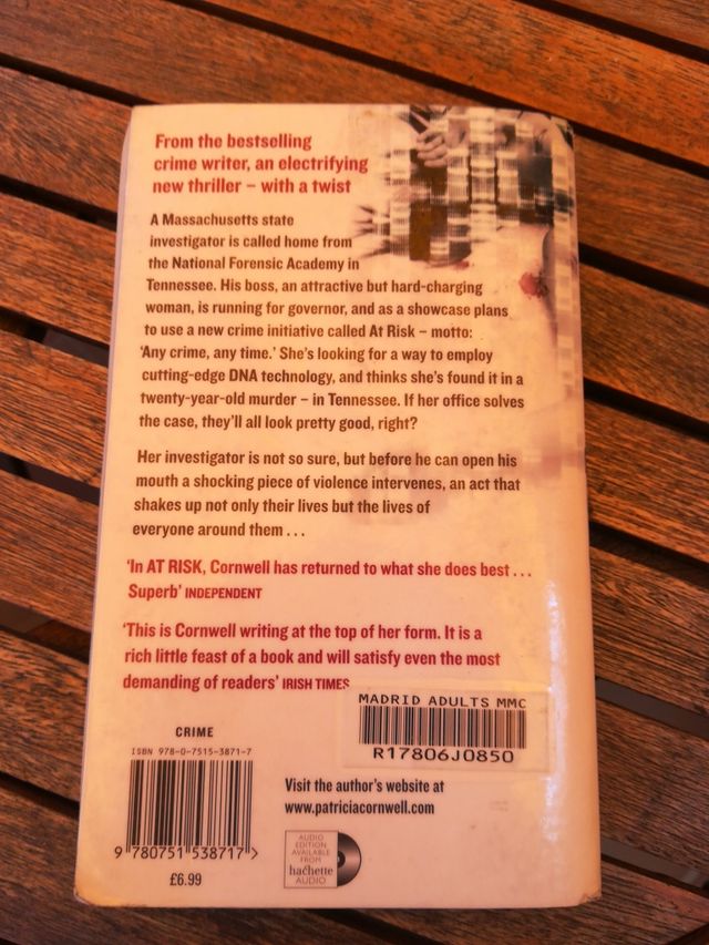 libro inglés. At Risk. Patricia Cornwell