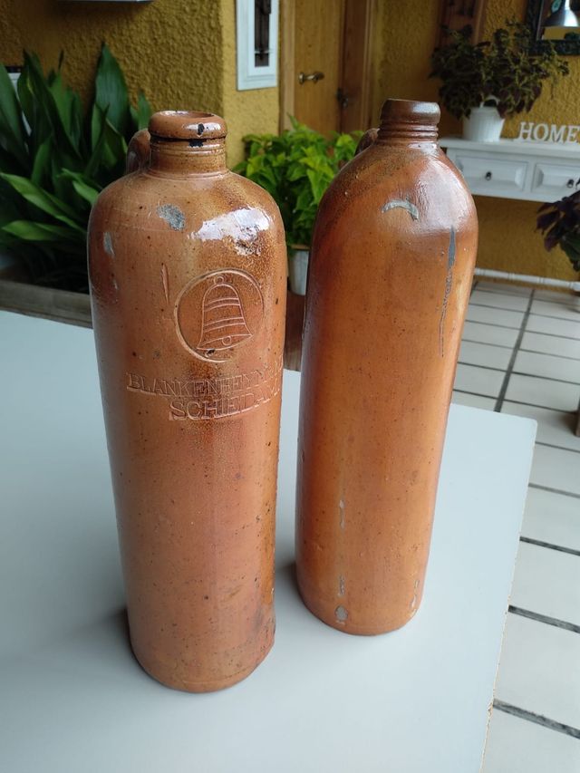 Botella holandesa de barro