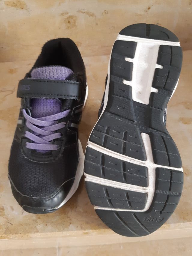 Zapatillas Asics y Benetton