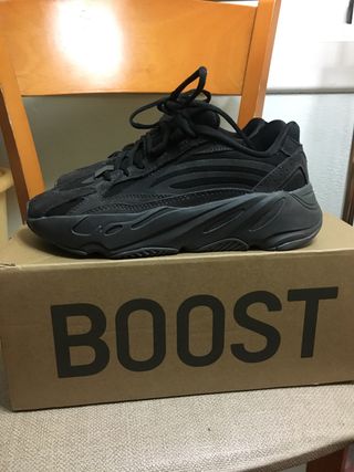 adidas 700 negras