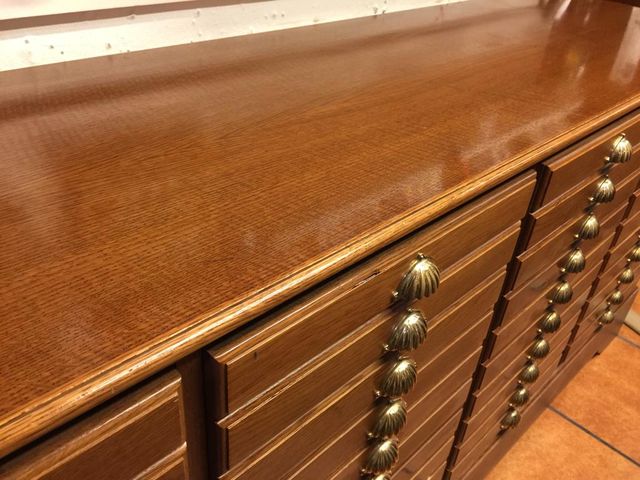 Mueble aparador de roble de segunda mano por 280 € en Vitoria-Gasteiz