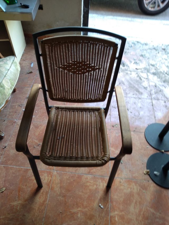 Mesas y sillas para jardín o terraza de segunda mano por 150 € en