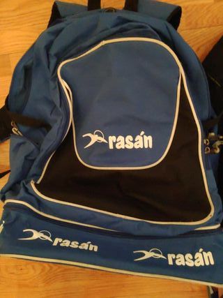 Mochila Rasan con zapatillero (urge MUDANZA) de segunda mano por 10 EUR en  Meco en WALLAPOP