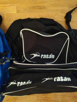 Mochila Rasan con zapatillero (urge MUDANZA) de segunda mano por 10 EUR en  Meco en WALLAPOP