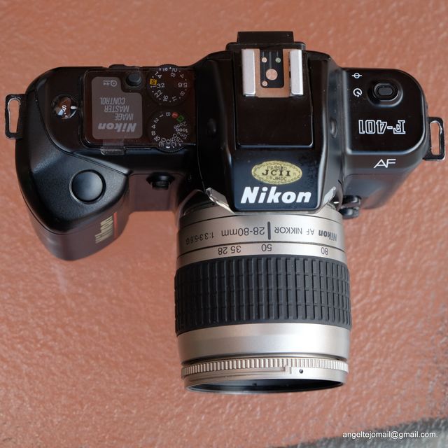 NIKON F 401 CON ZOOM NIKON 28 80 AF Y M