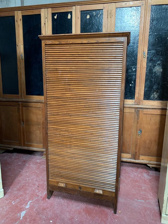 MUEBLE PERSIANA ANTIGUO de segunda mano por 350 € en Madrid en WALLAPOP
