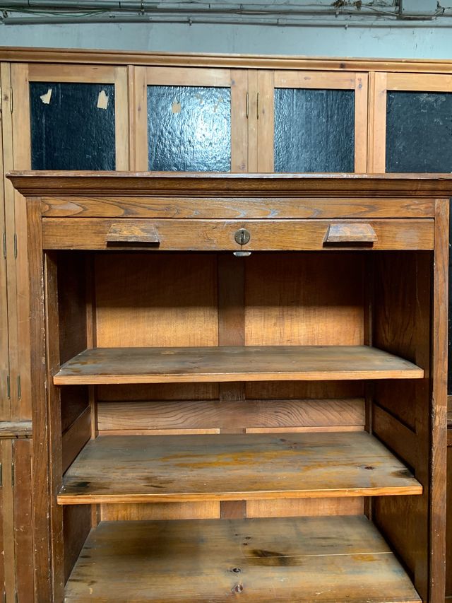 MUEBLE PERSIANA ANTIGUO de segunda mano por 350 € en Madrid en WALLAPOP