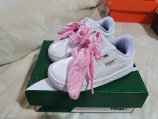 puma con lazo blancas