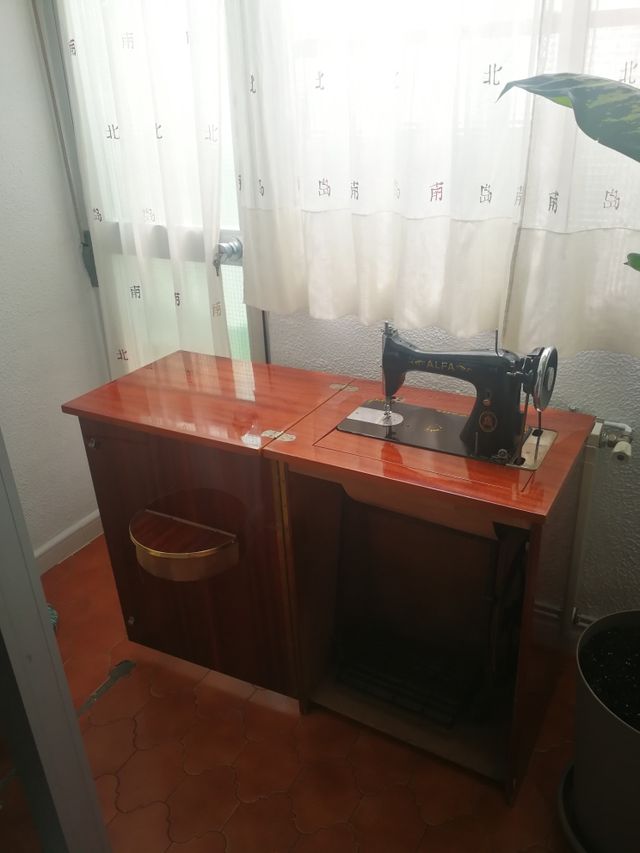 Máquina de Coser Alfa