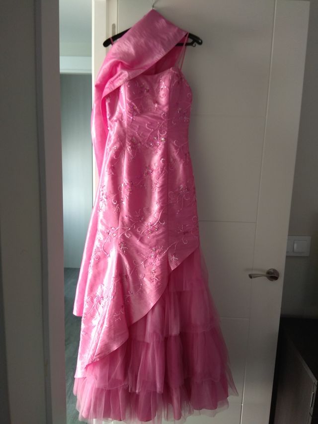 Vestido gala con foulard