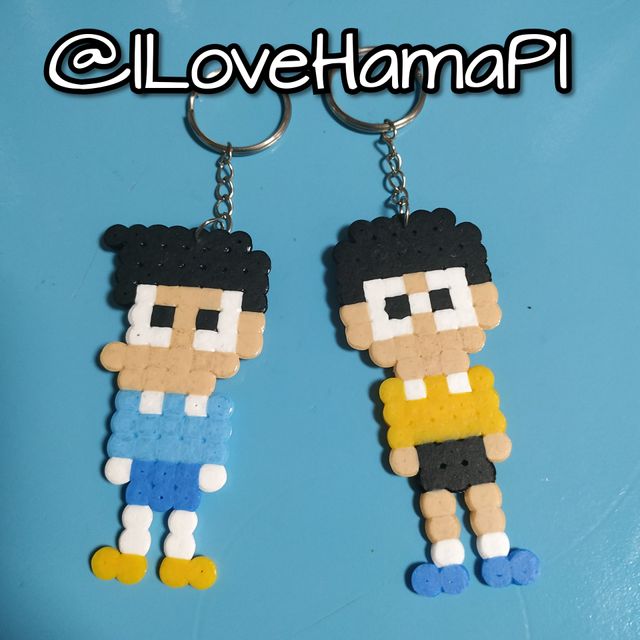Llaveros personajes Doraemon hechos con Hama Bead